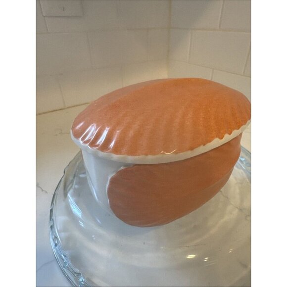 Salmon Pink White Covered Dish Decore La main pottery great condition - Picture 3 of 9